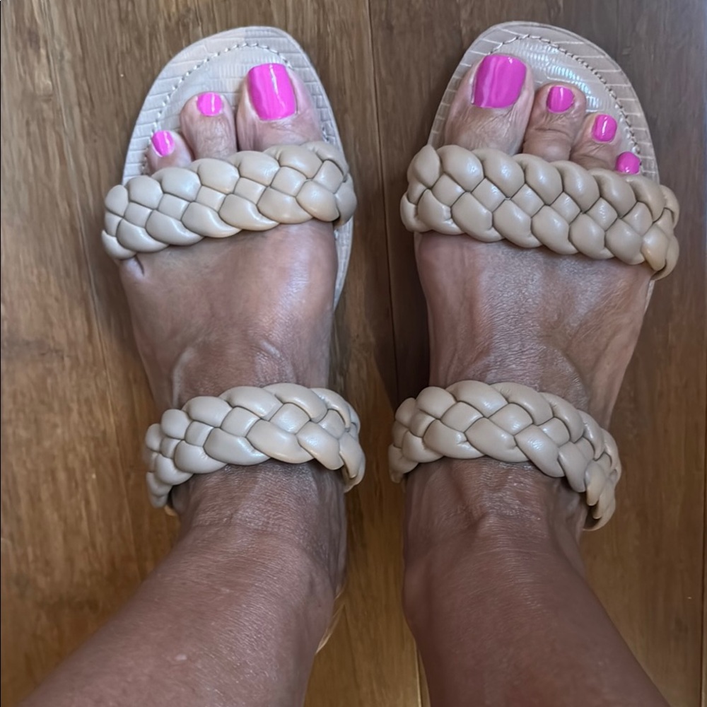 DV by Dolce Vita Tan Braided sandals 🩴